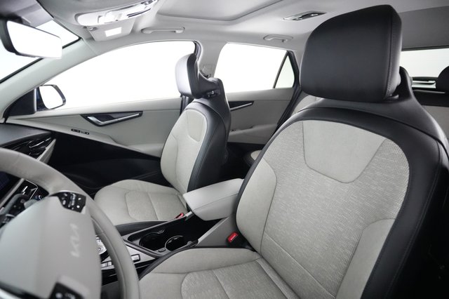 2023 Kia Niro EV — photo 3 of 23