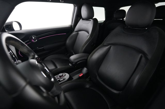 2023 MINI Cooper SE — photo 3 of 24