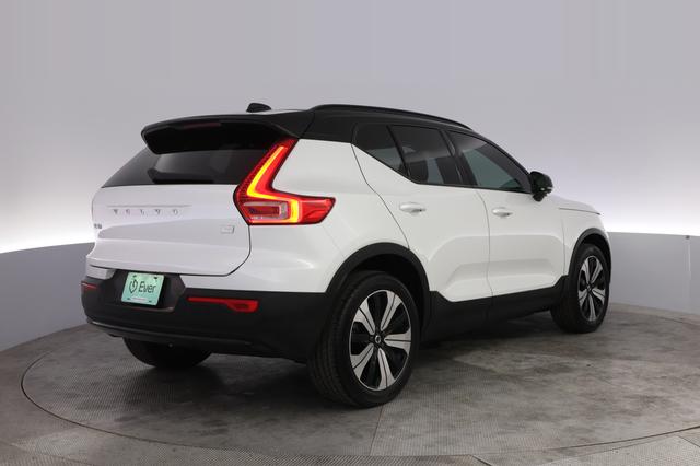 2023 Volvo XC40 Recharge — photo 2 of 27