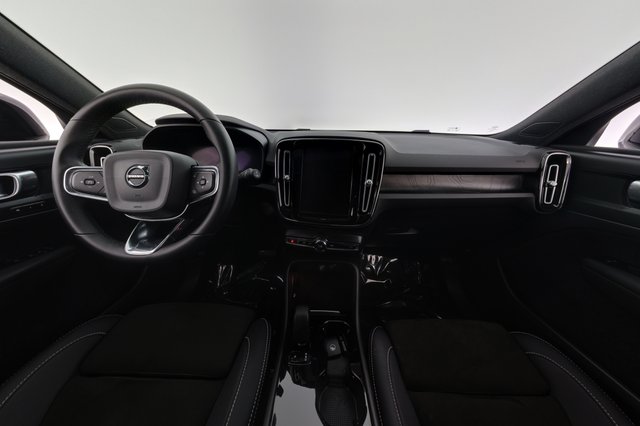 2023 Volvo XC40 Recharge — photo 21 of 27