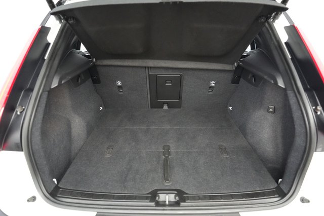 2023 Volvo XC40 Recharge — photo 6 of 27