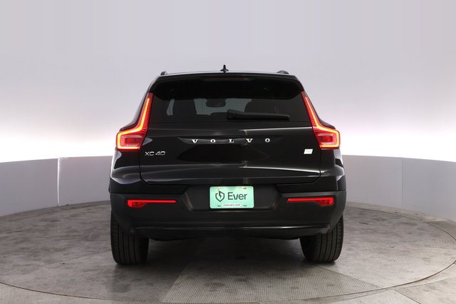 2023 Volvo XC40 Recharge — photo 12 of 26