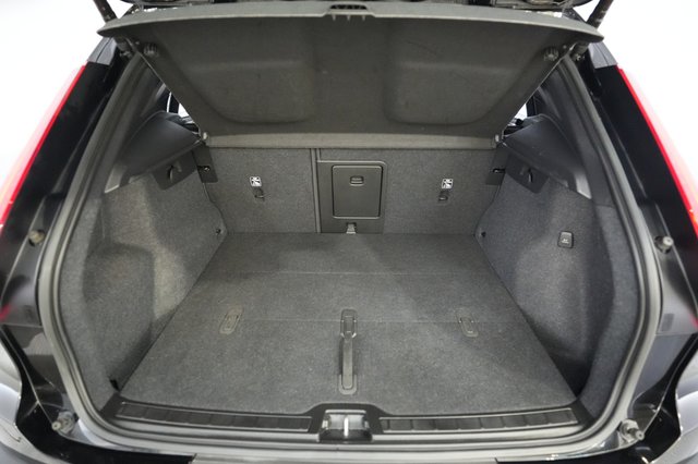 2023 Volvo XC40 Recharge — photo 6 of 26