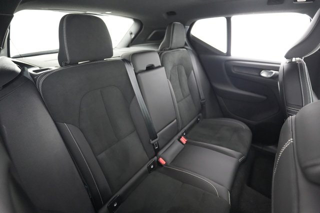 2023 Volvo XC40 Recharge — photo 4 of 26
