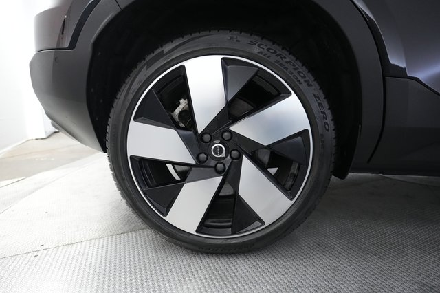 2023 Volvo XC40 Recharge — photo 17 of 26