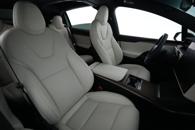 2024 Tesla Model X — photo 18 of 24