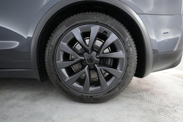 2024 Tesla Model X — photo 7 of 24