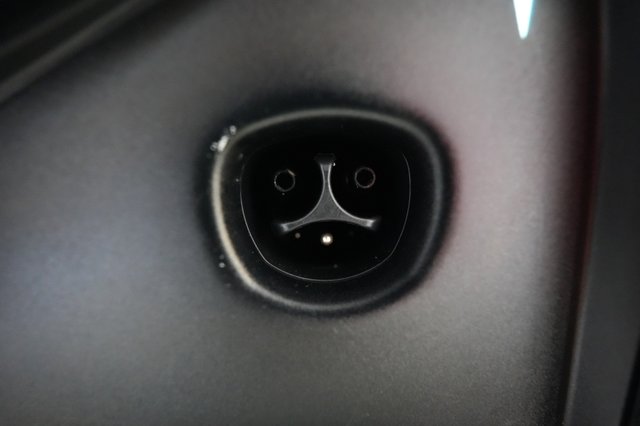 2024 Tesla Model X — photo 8 of 24