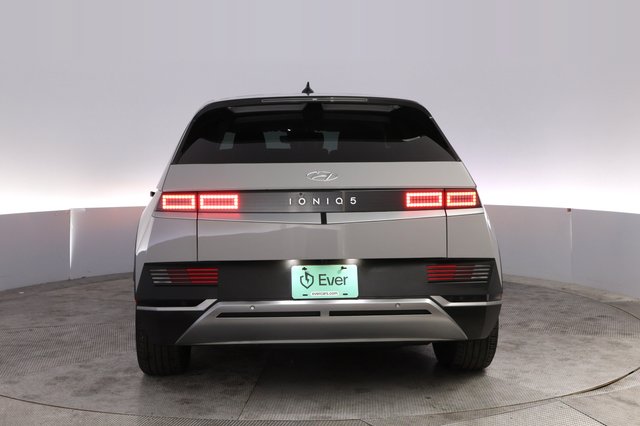2024 Hyundai IONIQ 5 — photo 12 of 21