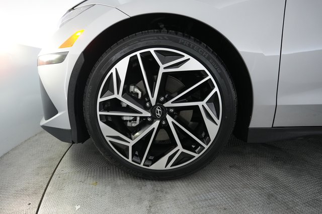 2024 Hyundai IONIQ 6 — photo 15 of 24