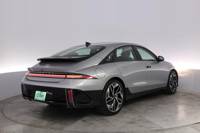 2024 Hyundai IONIQ 6 — photo 2 of 24
