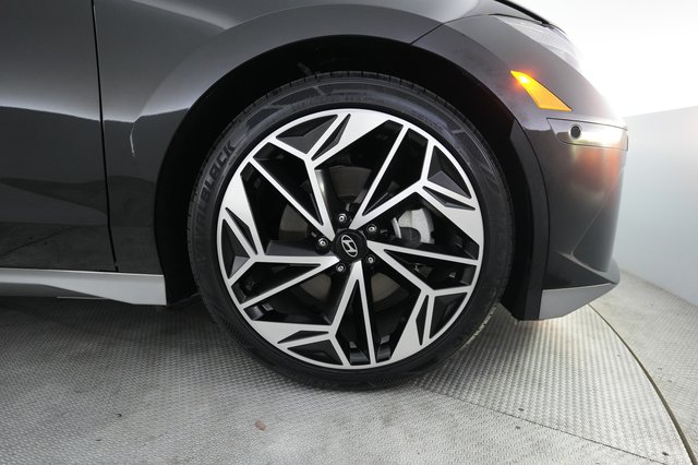 2024 Hyundai IONIQ 6 — photo 16 of 26