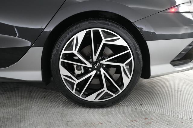 2024 Hyundai IONIQ 6 — photo 7 of 26