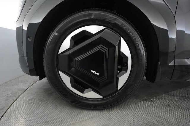 2024 Kia EV9 — photo 15 of 32