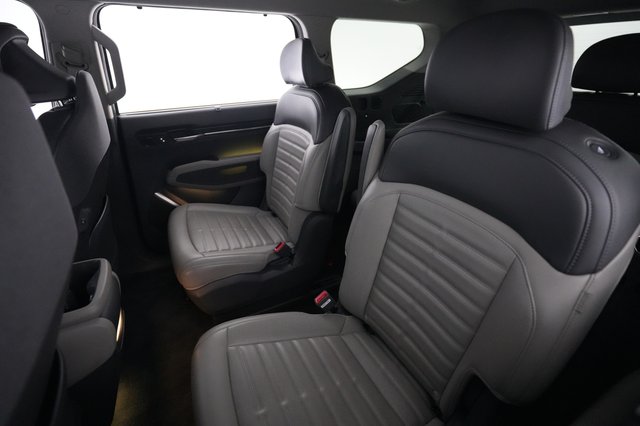 2024 Kia EV9 — photo 19 of 32