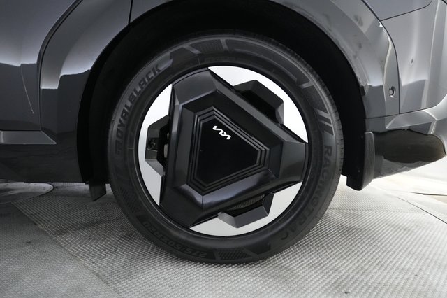2024 Kia EV9 — photo 7 of 32
