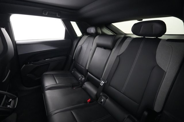 2024 Cadillac Lyriq — photo 19 of 25