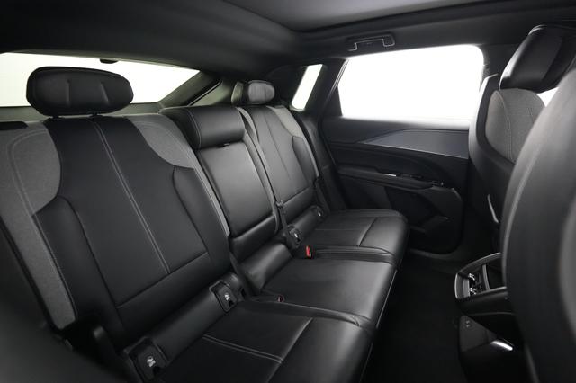 2024 Cadillac Lyriq — photo 4 of 25