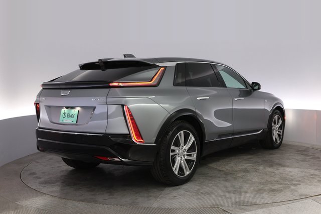 2024 Cadillac Lyriq — photo 2 of 20