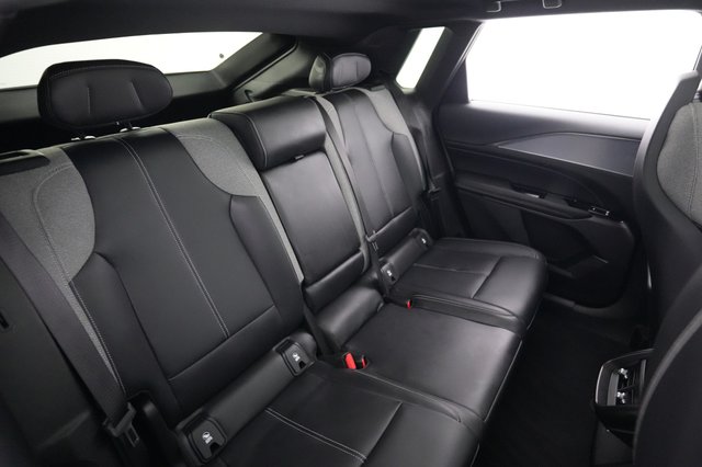 2024 Cadillac Lyriq — photo 4 of 20