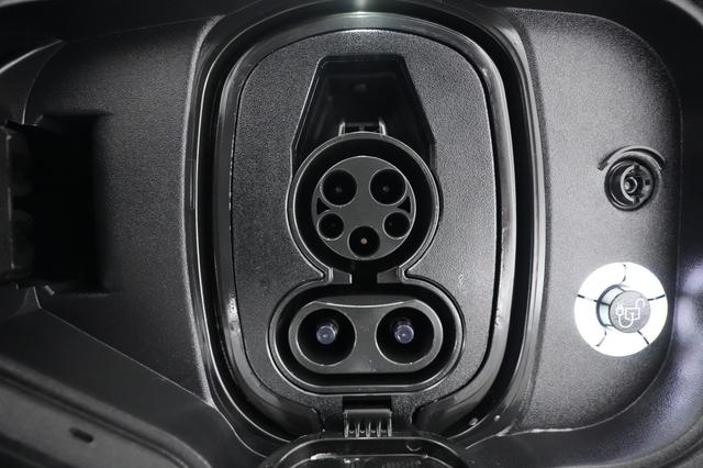 2025 Ford Mustang Mach-E — photo 8 of 27