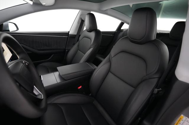 2025 Tesla Model 3 — photo 3 of 20