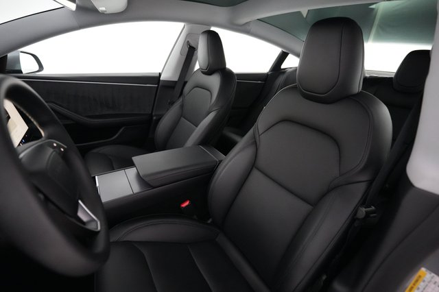 2025 Tesla Model 3 — photo 3 of 20