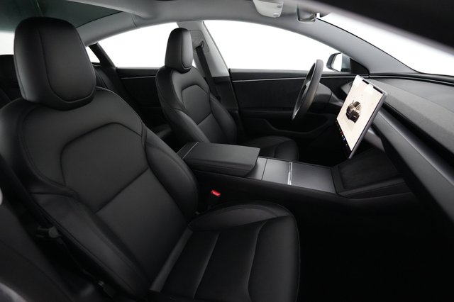 2025 Tesla Model 3 — photo 16 of 20