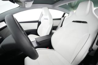2025 Tesla Model 3 — photo 3 of 28