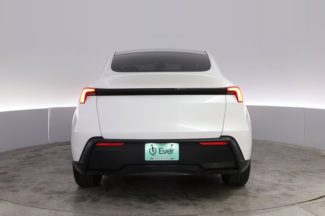 2026 Tesla Model Y — photo 12 of 16