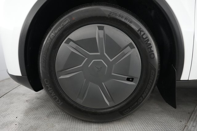 2026 Tesla Model Y — photo 14 of 16