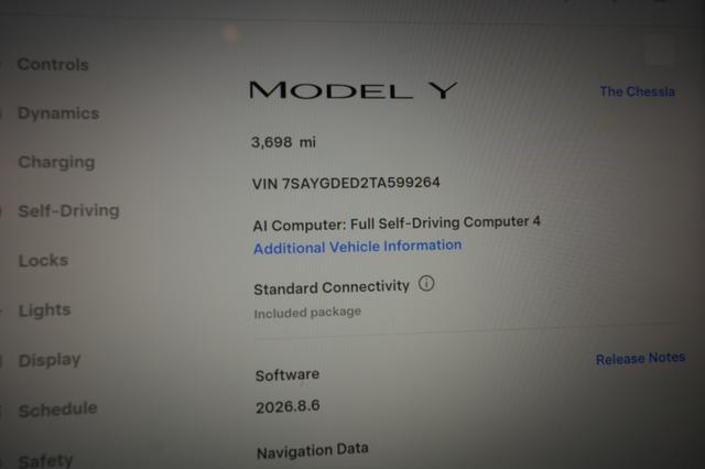 2026 Tesla Model Y — photo 5 of 16