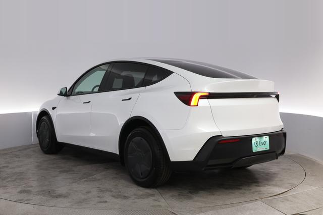 2026 Tesla Model Y — photo 8 of 16