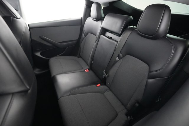 2026 Tesla Model Y — photo 4 of 16
