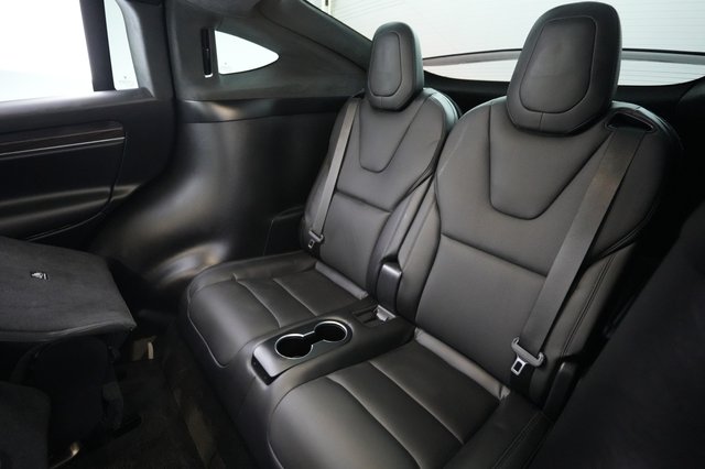 2023 Tesla Model X — photo 20 of 27