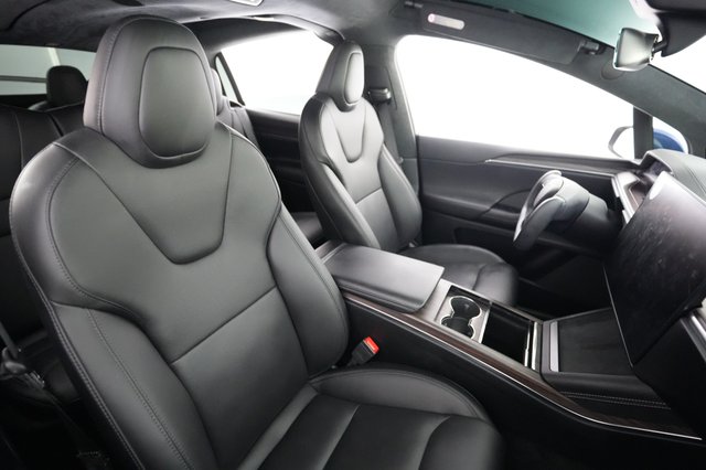 2023 Tesla Model X — photo 18 of 27