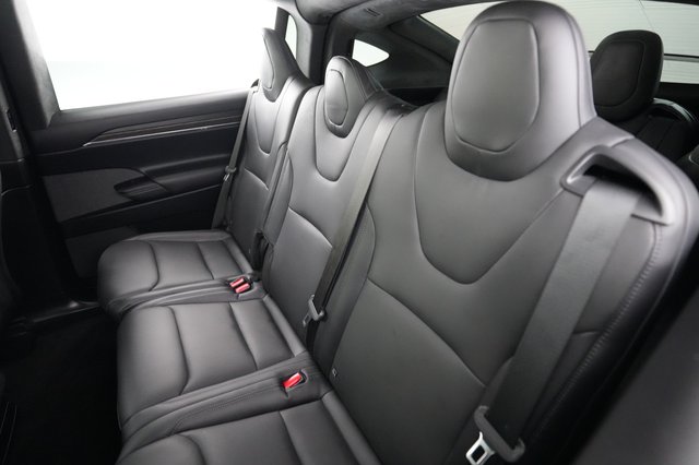 2023 Tesla Model X — photo 19 of 27