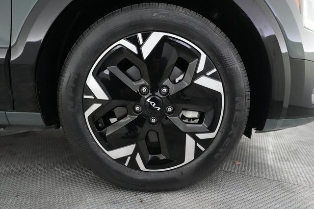 2023 Kia Niro EV — photo 16 of 24