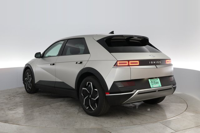 2023 Hyundai IONIQ 5 — photo 9 of 29