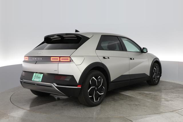 2023 Hyundai IONIQ 5 — photo 2 of 29