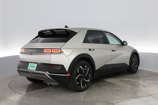 2023 Hyundai IONIQ 5 — photo 2 of 29