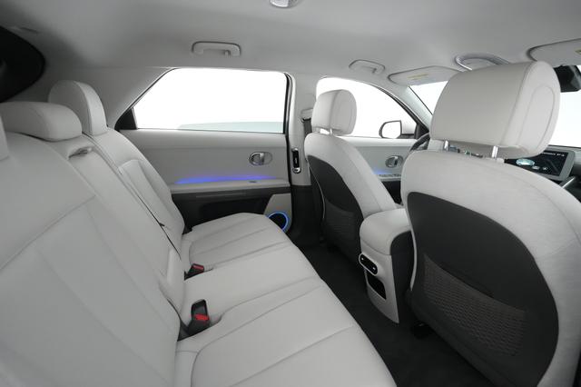 2023 Hyundai IONIQ 5 — photo 3 of 29