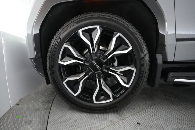 2024 GMC Sierra EV — photo 11 of 14
