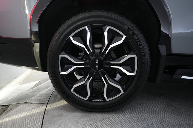 2024 GMC Sierra EV — photo 9 of 14