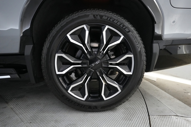 2024 GMC Sierra EV