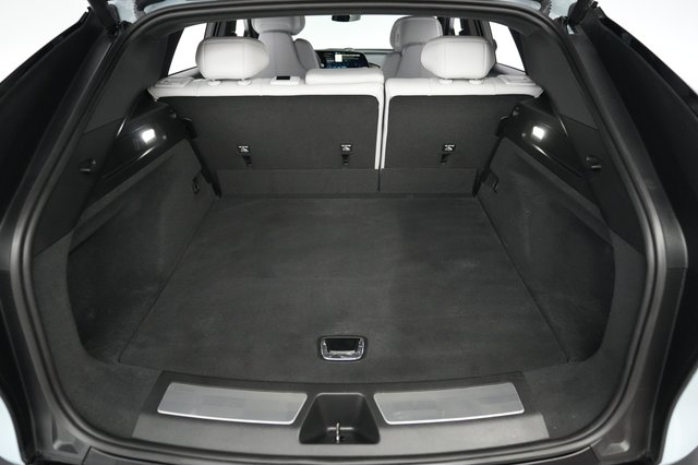 2024 Cadillac Lyriq — photo 6 of 20