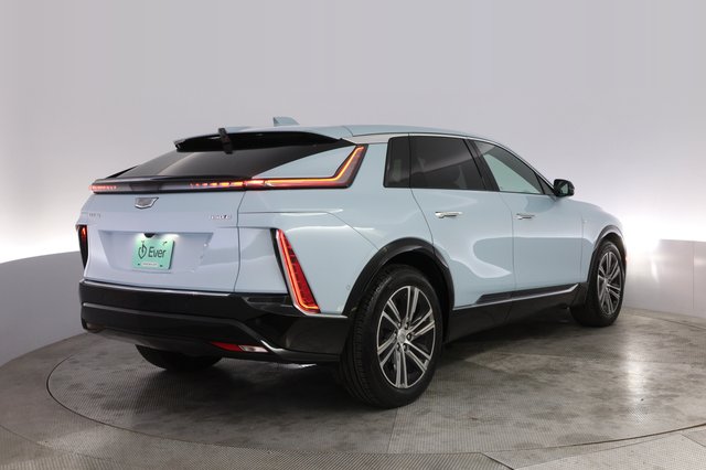 2024 Cadillac Lyriq — photo 2 of 20