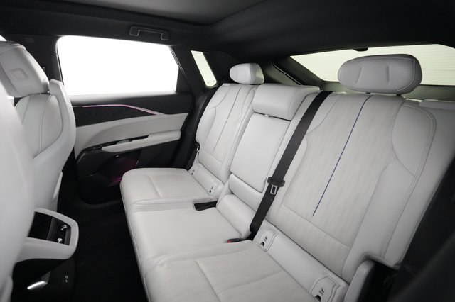 2024 Cadillac Lyriq — photo 19 of 20