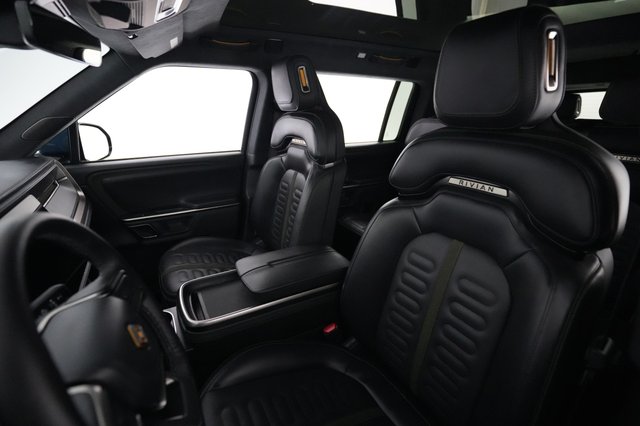 2024 Rivian R1S — photo 3 of 21