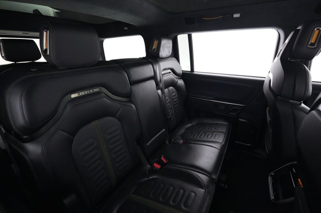2024 Rivian R1S — photo 4 of 21
